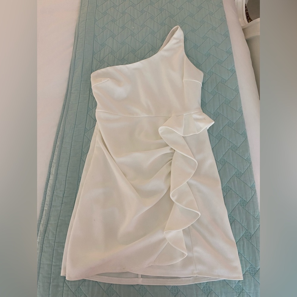 Elegant White One-Shoulder Dress